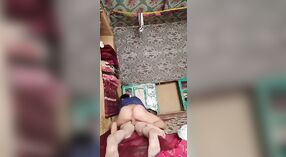 Gadis Pakistan mendapat seks anal hardcore dalam video porno ini 0 min 0 sec
