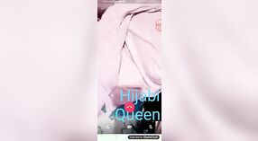 Hijabi pakistani ragazza mostra il suo nudo seni per amante 1 min 00 sec