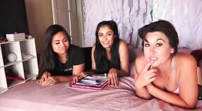 Wis Video Porno Dirating Kanggo Kesenengan? Tundhuk Marang Kita... 3 min 30 sec