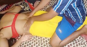 Brünette Amateurin wird nach der Massage in Full-HD-Video von der Mutter eines Freundes gefickt 2 min 00 s
