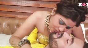 印度夫妇的蜜月性爱视频 0 敏 0 sec