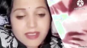 Stunning Indian Bhabi Has Sex with a Vdo 5 min 20 sec