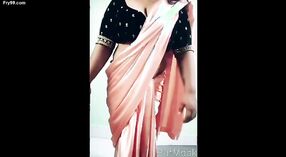 Rondborstige indiase Bhabhi in Desi Porno Video ' s 4 min 00 sec