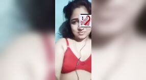 MMS Video di un Nudo India Diteggiatura se stessa 3 min 00 sec