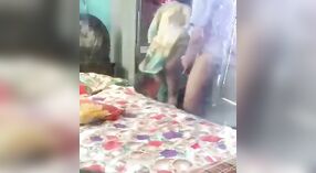 Dehati Bhabhi的隐藏凸轮视频与她的老板作弊 3 敏 00 sec