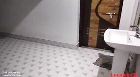 Istri ditiduri di ruang makan oleh pasangan yang sudah menikah (Video Asli) 8 min 40 sec