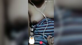 देसी लड़की के एकल वीडियो: उसे दिखाने के बंद उसके स्तन और बिल्ली पर कुलपति भाग 3 0 मिन 0 एसईसी