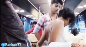 Adolescente india es follada por un pervertido en un autobús público 18 mín. 20 sec