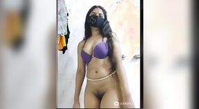 Video de StripChat en Vivo Con una Chica Seductora Que se Desnuda y Se Pone Traviesa 0 mín. 0 sec