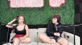 ब्रॅन्डी रेनीचे परिपूर्ण स्तन कॉलेज कार कमबॅक व्हिडिओमध्ये उतरतात 7 मिन 50 सेकंद