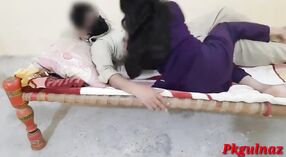 Hardcore Indiase seks: Jija en Sali krijgen ondeugend in de douche 1 min 00 sec