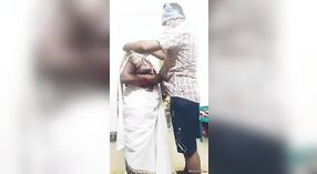 Video van Indiase Huisvrouw giving een heet lul zuigen 1 min 40 sec