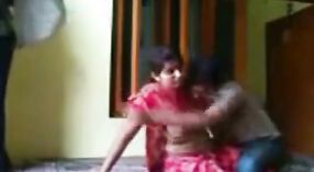 Индийская тетушка Кулвант Каур в красных шароварах трахает себя 9 минут 1 минута 00 сек