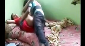 Desi bhabhi turun dan kotor dengan temannya di rumahnya 0 min 50 sec