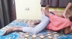 Desi video de sexo con una hermana caliente y su pareja 0 mín. 0 sec