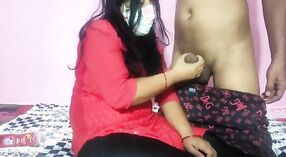 Desi Aunty大乳房中的Chudai视频中 1 敏 10 sec