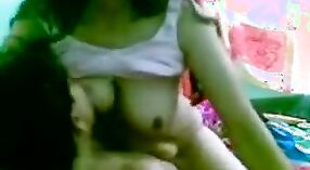 Desi Maal: Un film sensuale ed erotico 5 min 00 sec