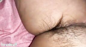 Bhabhi với bộ ngực lớn thích thời gian chơi solo 1 tối thiểu 20 sn