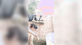 Desi chica se golpean por Nangi Nahati en caliente video porno 0 mín. 50 sec