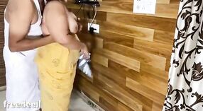 Desi người giúp việc được nghịch ngợm với cô ấy bạn trai trong nóng video 1 tối thiểu 10 sn