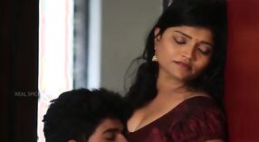La vidéo de sexe sensuelle de Desi Bhabhi sur le Web 4 minute 30 sec
