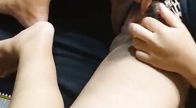 Desi college meisje masturbeert in heet mms video 0 min 40 sec