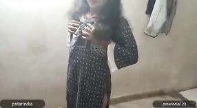 Desi chut xxx vidéo mettant en vedette un bhabhi chaud se masturbant avec un gode 0 minute 0 sec