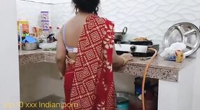 Desi Tia Big Booty fica socado na cozinha 0 minuto 0 SEC