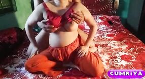 Desi bf vídeo com um quente bimbo 2 minuto 20 SEC