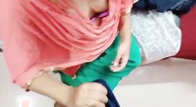 Desi maid gets naughty in this hot Indian porn video 3 min 00 sec