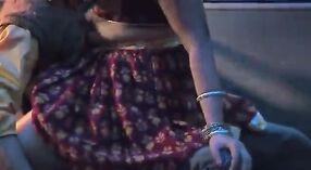 Красотки Дези в действии: секс-видео Мэйн Чудвати и Хуэй Бходжпури в автобусе 2 минута 30 сек