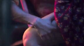 Красотки Дези в действии: секс-видео Мэйн Чудвати и Хуэй Бходжпури в автобусе 2 минута 40 сек