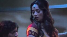 Красотки Дези в действии: секс-видео Мэйн Чудвати и Хуэй Бходжпури в автобусе 2 минута 50 сек