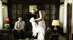 Adegan beruap bibi Desi dalam video" BA Paas" 2 min 20 sec