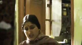 Adegan beruap bibi Desi dalam video" BA Paas" 4 min 20 sec