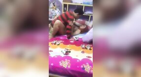 Desi chica de colegio se pone traviesa en Bihari chudai video 0 mín. 0 sec