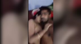 Desi cặp vợ chồng indulges trong ướty webcam tình dục với lớn ngực người Phụ Nữ Ấn Độ 0 tối thiểu 0 sn