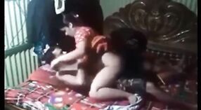 Desi bhabhi krijgt ondeugend in Bengali porno video 3 min 20 sec