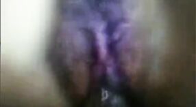 Bocah-bocah wadon college Desi njaluk nakal ing video porno panas iki 2 min 20 sec