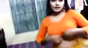 Desi bhabhi cieszy ekscytujący kamera sesji 4 / min 20 sec