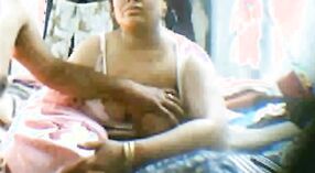 Desi aunty ' s lớn ngực thư bị trả lại trong nóng dabwah rakhi video 2 tối thiểu 50 sn