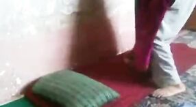 Gadis Muslim menjadi nakal dengan pacarnya dalam video porno desi baru ini 0 min 0 sec