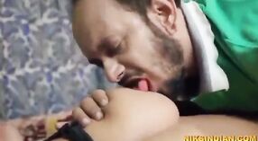 Pertemuan sensual dan erotis Bhabhi dengan kekasihnya 3 min 50 sec