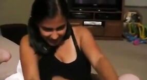 Desi bebê recebe dela bichano preenchidas com esperma em fumegante pornô vídeo 2 minuto 50 SEC