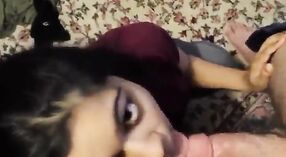 Desi bf recebe um boquete de um asiático bonito neste vídeo pornô quente 0 minuto 0 SEC