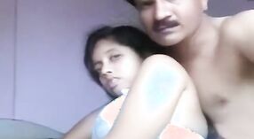 La vidéo mms torride de Desi Bengalka avec son petit ami Randy Kee 2 minute 40 sec