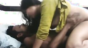 देसी चाची के गर्म भारतीय सेक्स वीडियो के साथ एक भाप से भरा दृश्य 1 मिन 10 एसईसी