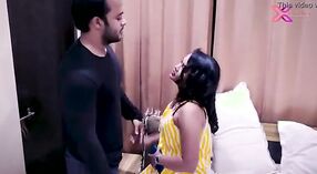 Nuevo video de sexo desi presenta a una esposa caliente engañando a su marido 3 mín. 20 sec