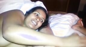 Desi maid obtiene su chuskar lleno en este video humeante 2 mín. 30 sec