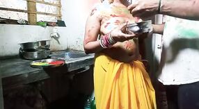 La vidéo xxx de Desi bhabhi pour le jour de Holi 2 minute 20 sec